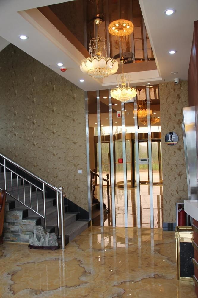 Super 8 Hotel Jinan Exterior photo