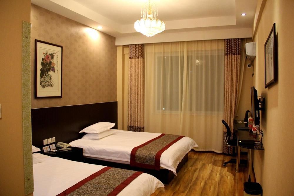 Super 8 Hotel Jinan Exterior photo